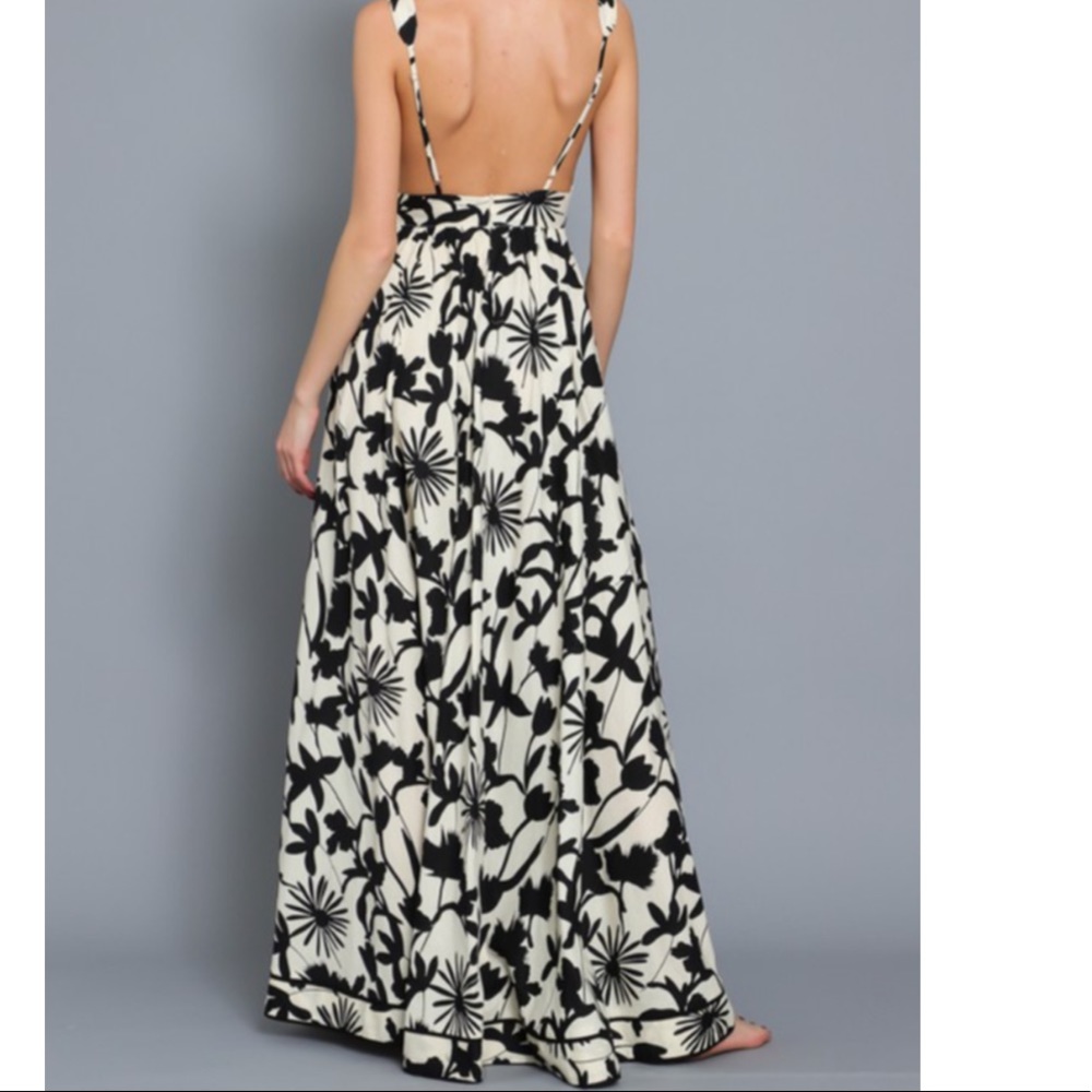 Beautiful plunge neck black/white floral maxi dress